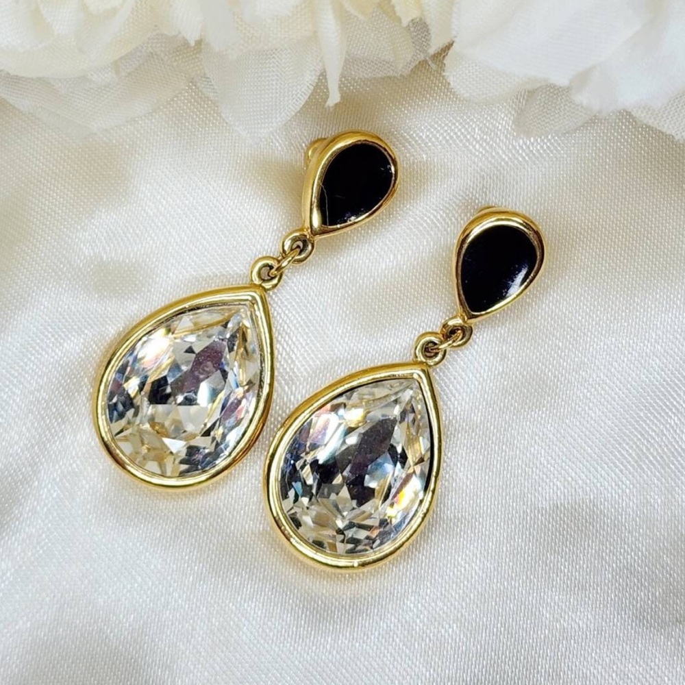 Trifari Earrings Dangle Gold Pierced Classy Glitzy Icy Crystal Rhinestone Bold - Picture 6 of 10